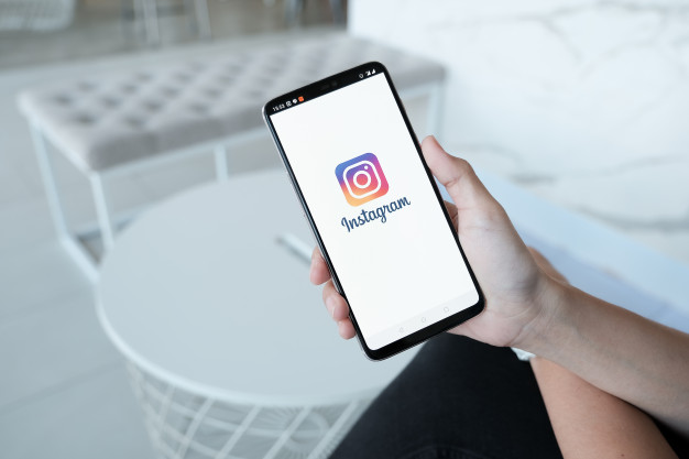 Head of Instagram Reveals How to Get Verified in 2022 - CreatorKit - AI  generated photos and videos that sell