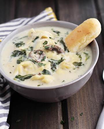 Slow Cooker Creamy Tortellini Spinach and Mushroom Soup