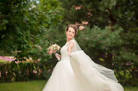 Fotografo di matrimoni Alla Eliseeva (alenkaaa). Foto del 19 aprile 2017