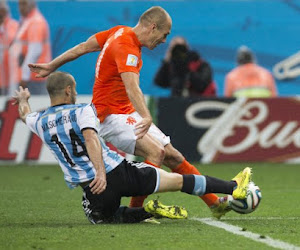 Mascherano houdt gescheurde anus over aan tackle op Robben