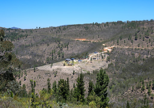 Prestige farmhouse for sale in Plettenberg Bay (South Africa) - Rural estate with multiple buildings on hillside