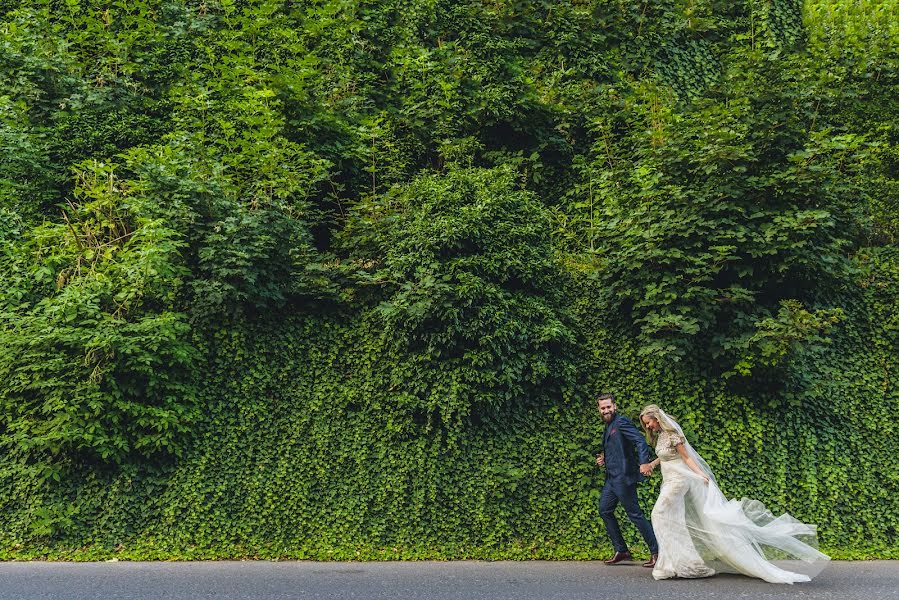 Fotógrafo de casamento Ionut Fechete (fecheteionut). Foto de 24 de março 2017