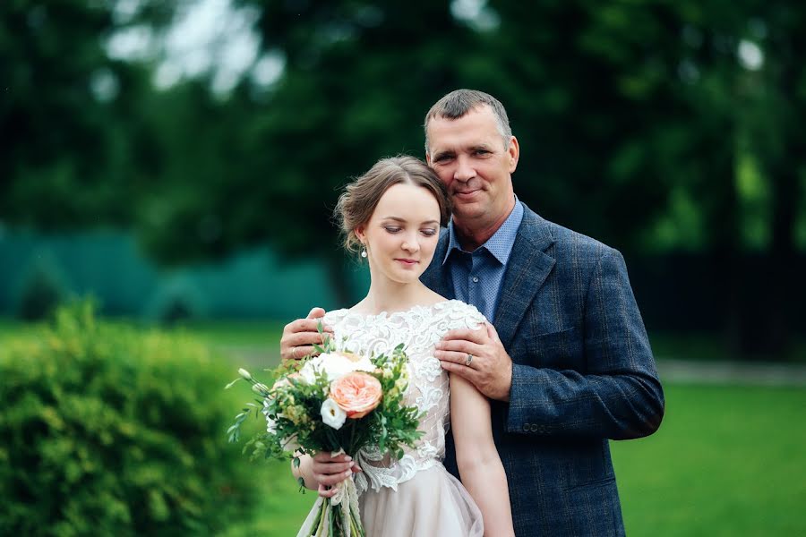 Fotografo di matrimoni Anna Guseva (angphoto). Foto del 13 aprile 2018