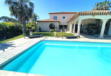 House with pool and terrace 4