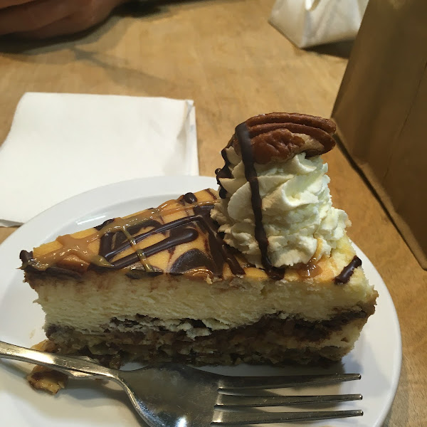 GF Turtle Cheesecake