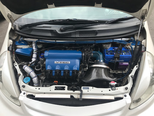 フィット Gd3の愛車紹介 Diy エンジンルーム ボンネットダンパーに関するカスタム メンテナンスの投稿画像 車のカスタム情報はcartune