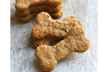 Peanut Butter and Oats Dog Bone Biscuits