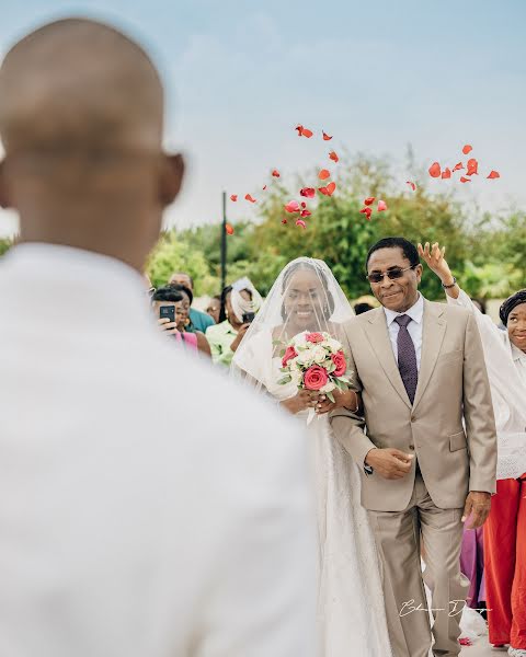 Fotografo di matrimoni Aimé Gbenonmedji (chasseurdimages). Foto del 12 ottobre 2023