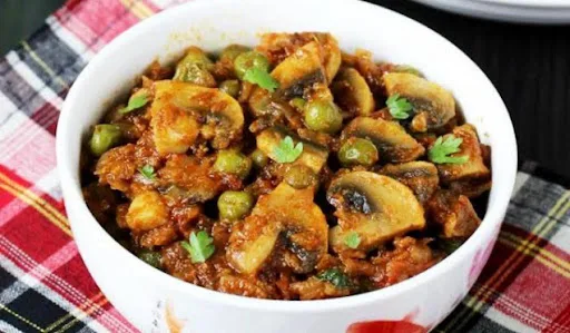 Matar Mushroom Paneer