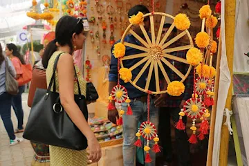 diwali-melas-in-delhi-defence-colony-diwali-bazaar_image