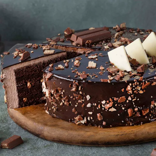 Choco Crunch KitKat Cake