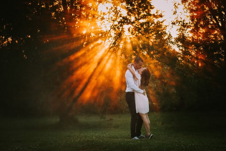 Fotografo di matrimoni Veres Izolda (izolda). Foto del 17 luglio 2017