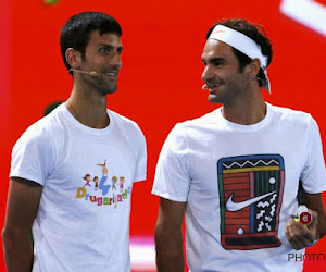 ? Roger Federer en Novak Djokovic bewijzen op hilarische manier waarom ze in het dubbelspel niet tot hun recht komen