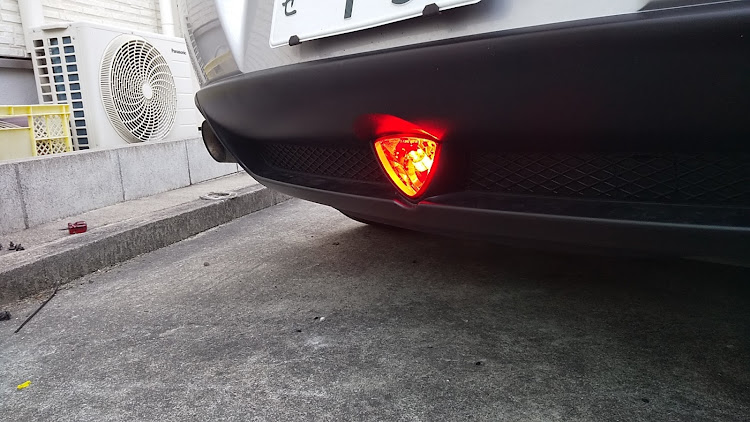 RX-8の純正リアフォグ・DIY・近くで見ないでね仕様に関するカスタム事例の投稿画像2枚目