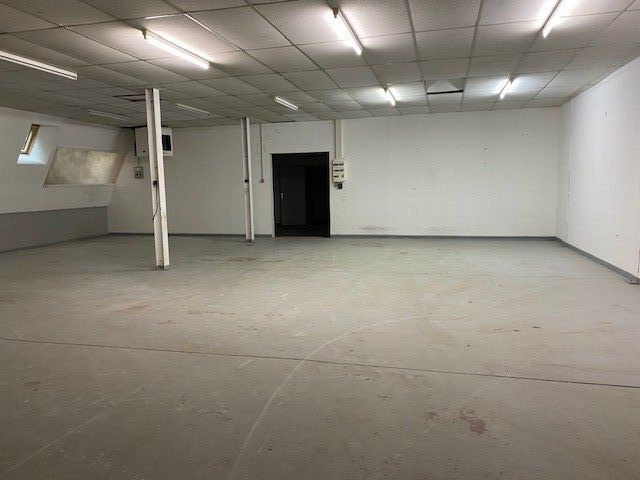 Location  locaux professionnels  266 m² à Saint-Denis-en-Val (45560), 1 560 €