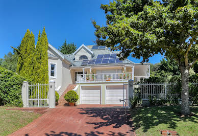 House with pool and garden 9