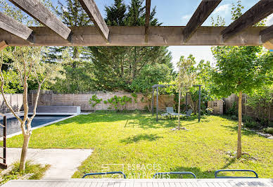 Maison avec piscine et terrasse 7