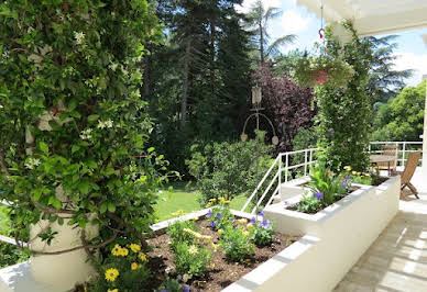 House with garden and terrace 2