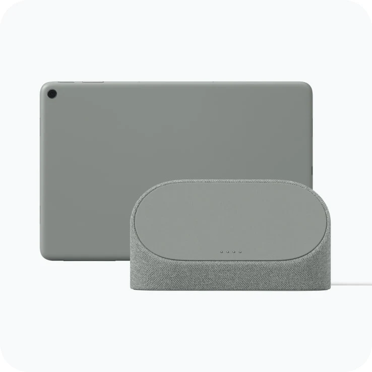 Tył tabletu Pixel w kolorze piwnym ze stacją ładującą z głośnikiem z przodu