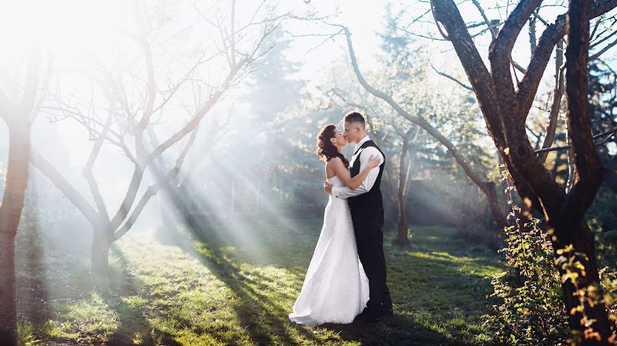 Fotógrafo de bodas Yaroslav Belousov (yarbel). Foto del 6 de febrero 2017