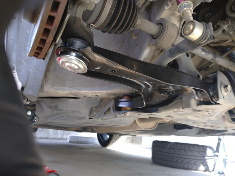 スイフトのチームローガン・新しい道を作るのも良いが補修もして欲しい🥺・これは趣味？😶・メンテ🔧に関するカスタム事例の投稿画像6枚目