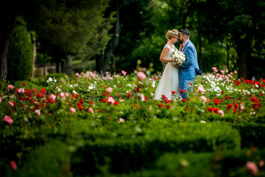 Wedding photographer Ionut Draghiceanu (draghiceanu). Photo of 30 May 2018