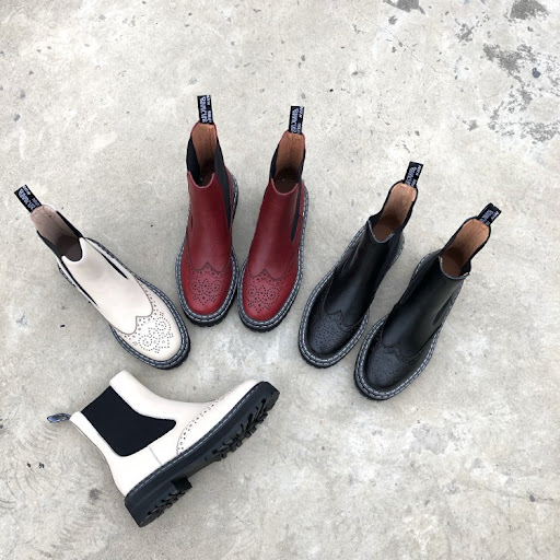 Title 5, Thick-soled Martin Boots for women, carved shor...