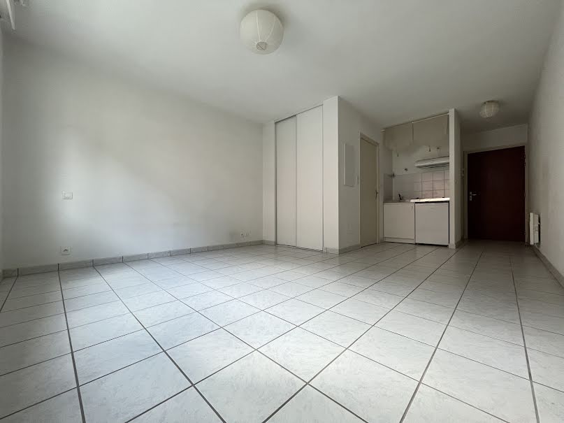 Location  appartement 1 pièce 24.8 m² à Rodez (12000), 330 €