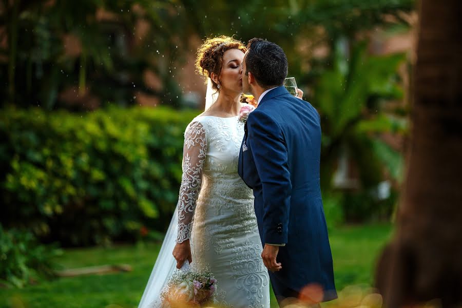 Fotógrafo de bodas Aleksey Titov (titovalesha). Foto del 1 de noviembre 2018