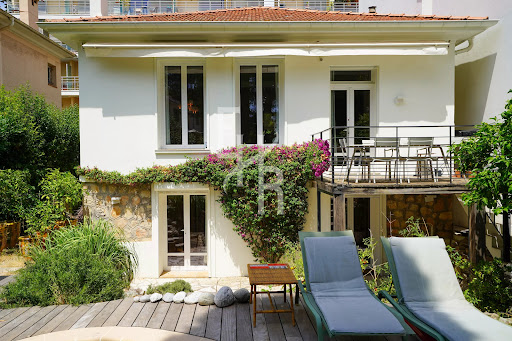 House with pool 1