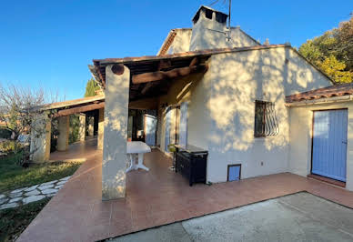 Maison avec piscine et terrasse 12