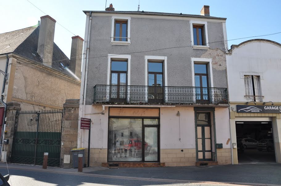 Vente maison 6 pièces 114 m² à Lapalisse (03120), 60 000 €