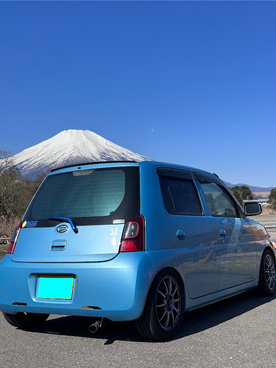 エッセの富士山とコラボ・Life with ESSEに関するカスタム事例の投稿画像1枚目