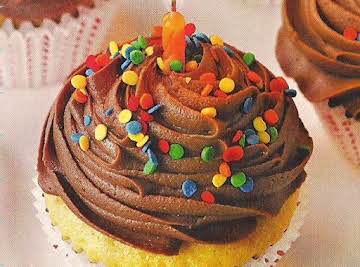 birthday cake cupcakes