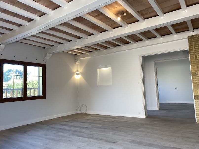 Location  maison 8 pièces 210 m² à Orange (84100), 1 295 €