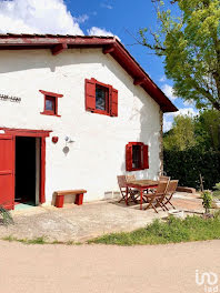 maison à Saint-Jean-le-Vieux (64)