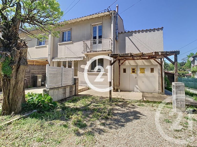 Vente maison 4 pièces 73 m² à Cognac (16100), 107 500 €