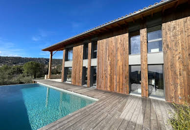 Maison avec piscine et terrasse 2