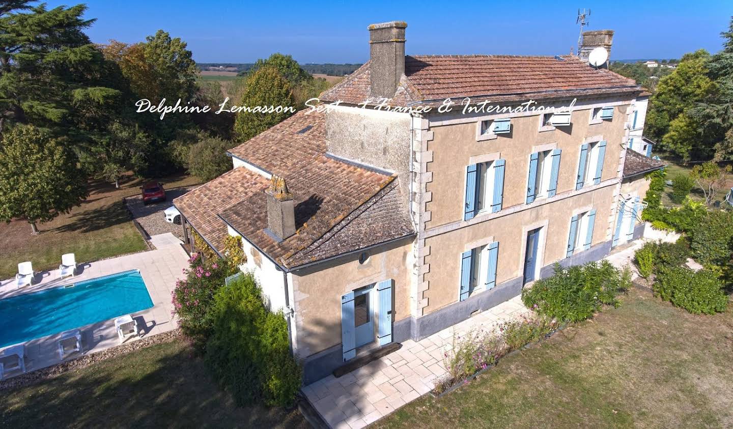 House with pool and terrace Duras