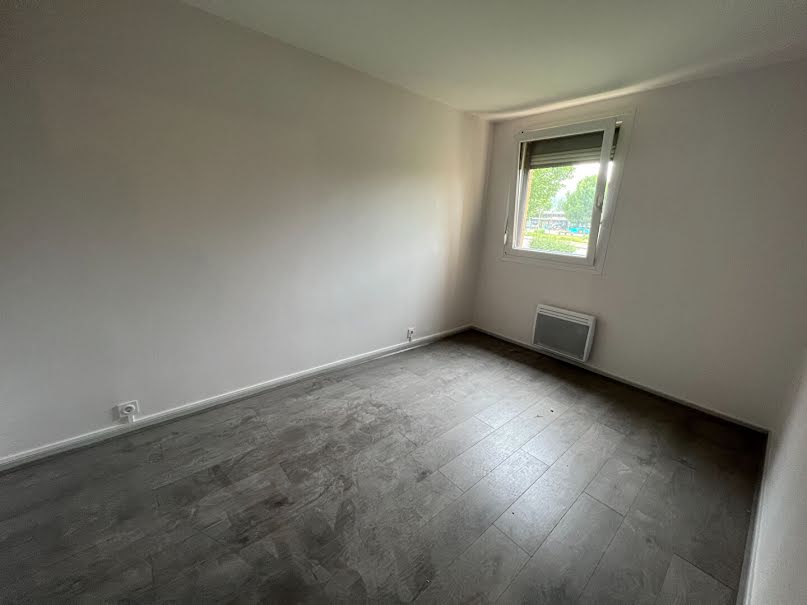 Location  appartement 4 pièces 80.6 m² à Vesoul (70000), 820 €