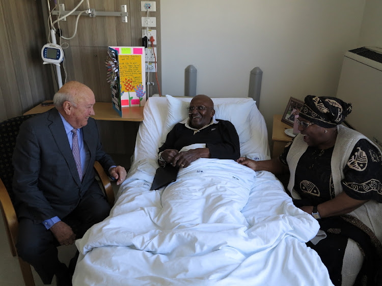 3 September 2015: FW de Klerk visiting fellow Nobel Peace Laureate Archbishop Emeritus Desmond Tutu in hospital.