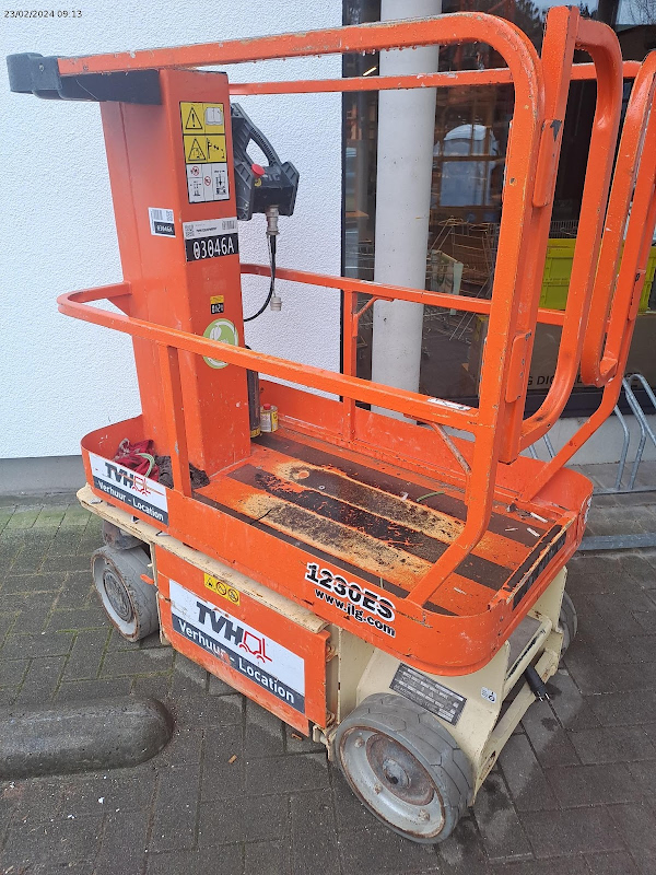 Picture of a JLG 1230ES