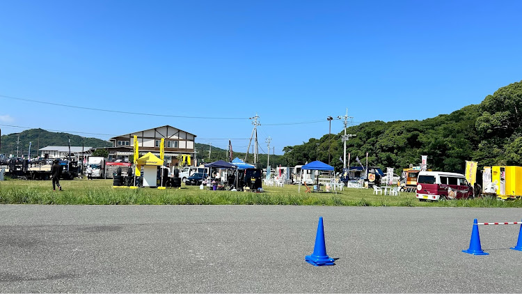 フェアレディZの福津海岸・オブジェとコラボ・暑い、、暑いぞおおお！！・道の駅むなかた・Z31 200ZR-II  2by2  ナローボディに関するカスタム事例の投稿画像7枚目