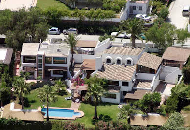 Villa avec piscine et terrasse 5