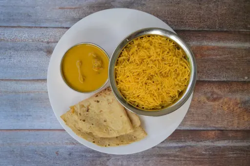 Biryani Rice (Hallf) + Chicken Curry (2 Pcs) + 2 Chapati