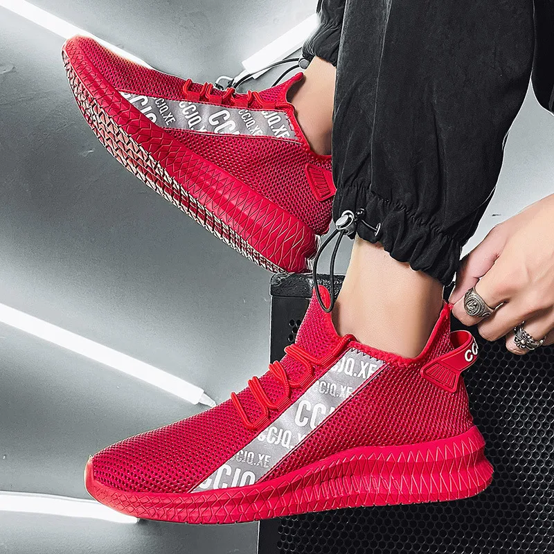 Große Herren Mesh-Schuhe, kalt verklebt, atmungsaktiv und bequem. Perfekt für Alltag und Freizeit, bieten optimalen Tragekomfort.