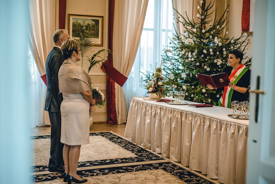 Fotograf ślubny Gábor Badics (badics). Zdjęcie z 9 grudnia 2017