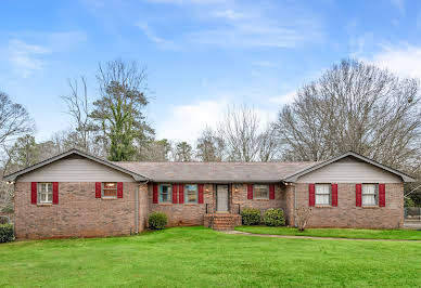 House with garden 1