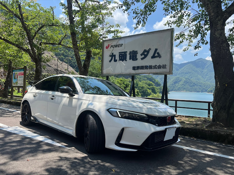 シビックタイプRのドライブ・恐竜に関するカスタム事例の投稿画像1枚目