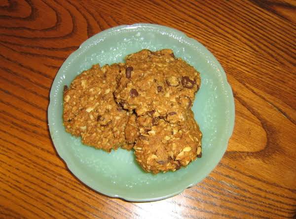 Reduced Sugar Whole Wheat Oatmeal Cookies_image